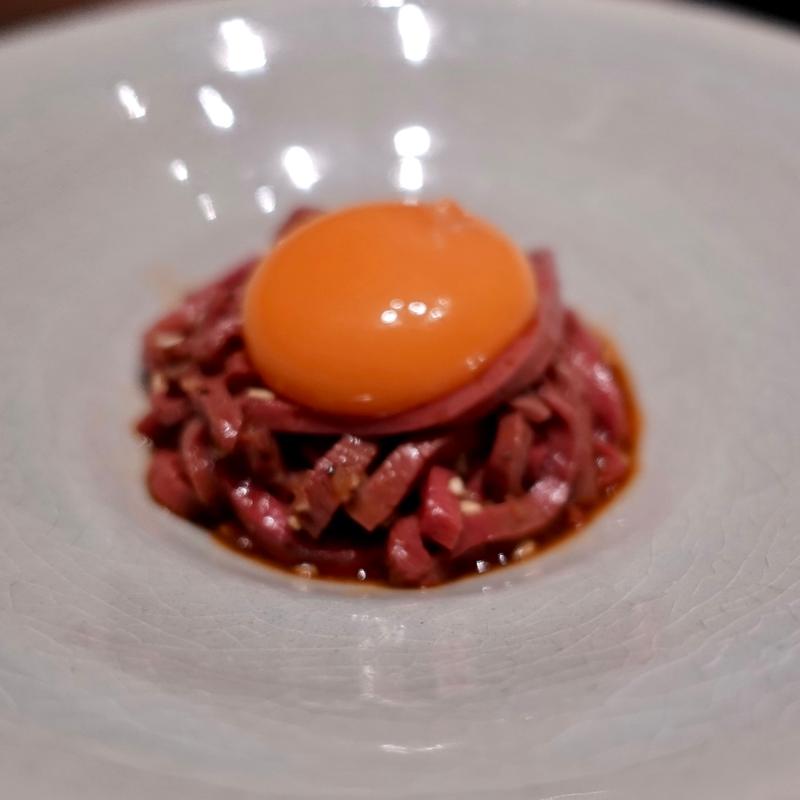 極上月見ハツユッケ(焼肉ホルモンうしごろ 銀座店)