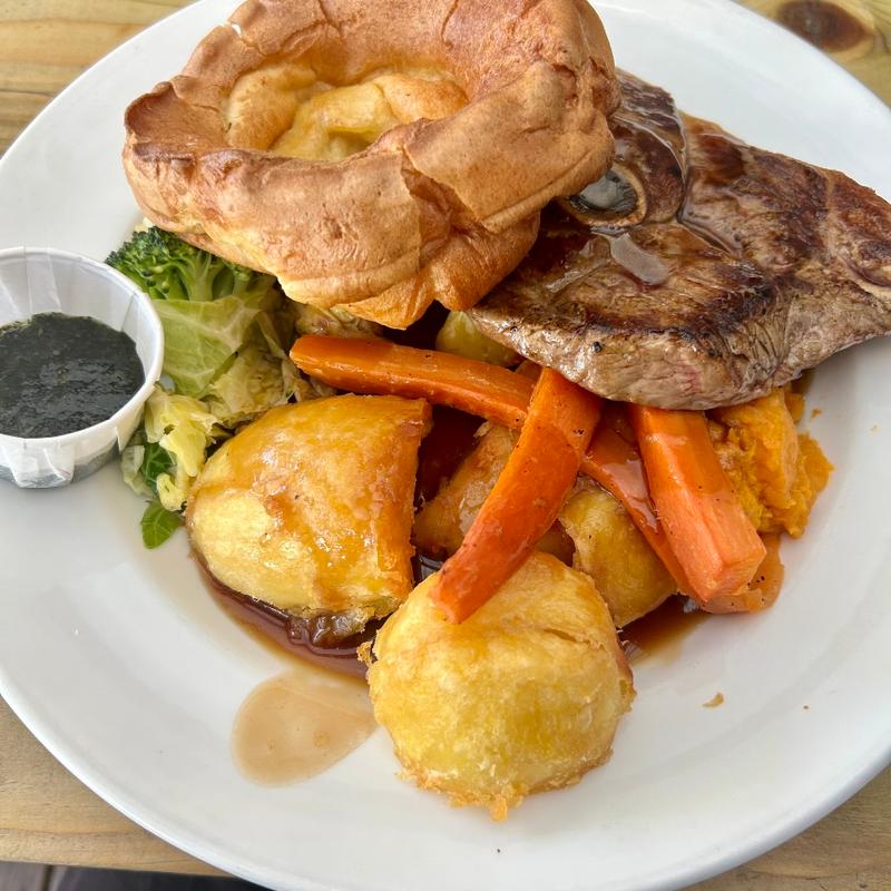 サンデーロースト ラム(ザ・ブラック・ライオン)