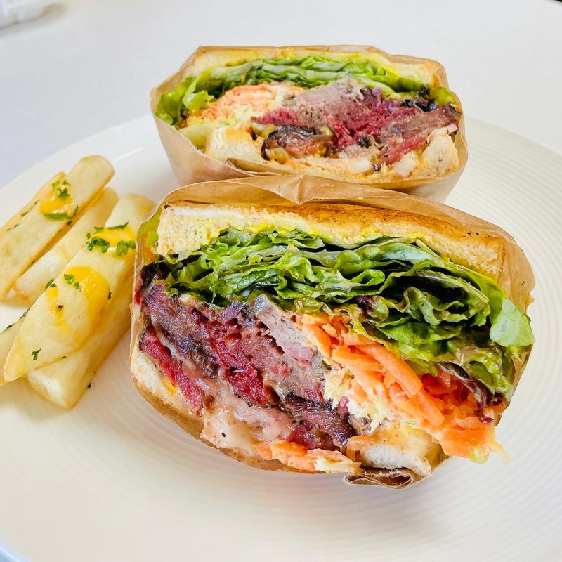 パストラミビーフサンド(ムームーフェイマスデリ)