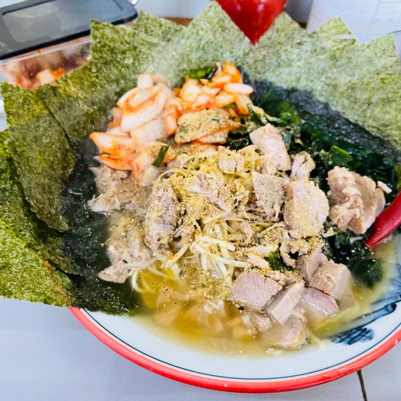 ネギ塩ラーメン＋わかめ＋海苔＋サービス辛タマ＋七味唐辛子(ラーメンショップ 122号騎西店)