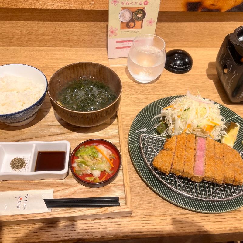 牛ロースカツ定食(牛カツと和定食 京都勝牛 ららぽーとTOKYO-BAY店)