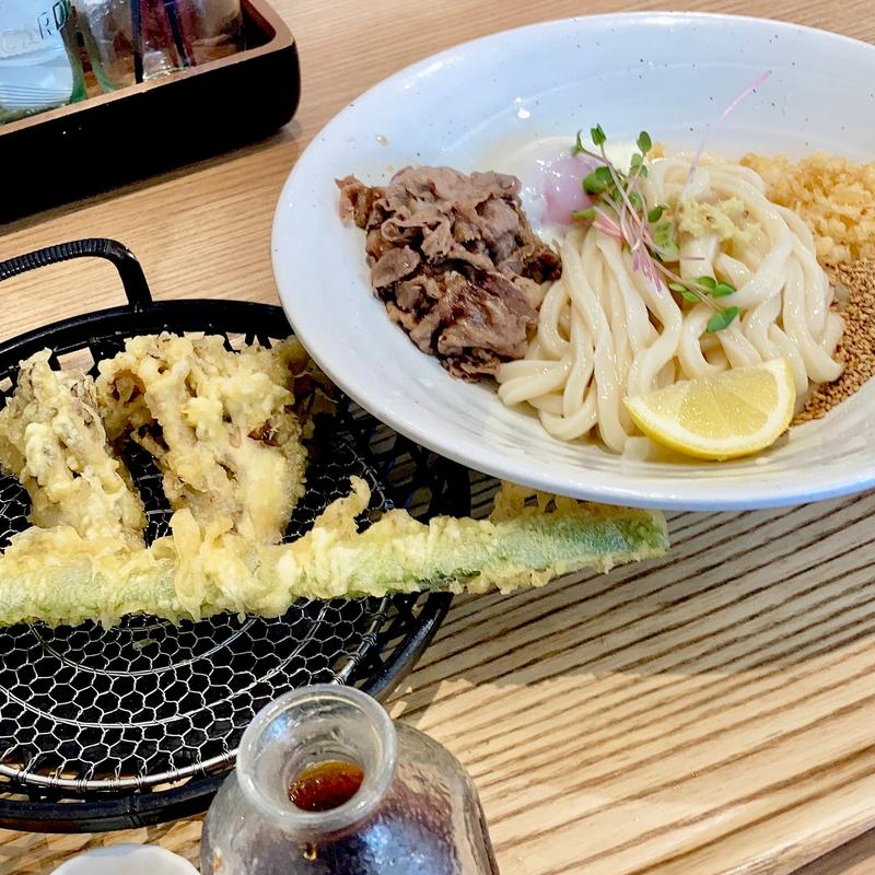 黒毛和牛と舞茸天ぷらの選べるおうどん(KONA×MIZU×SHIO)