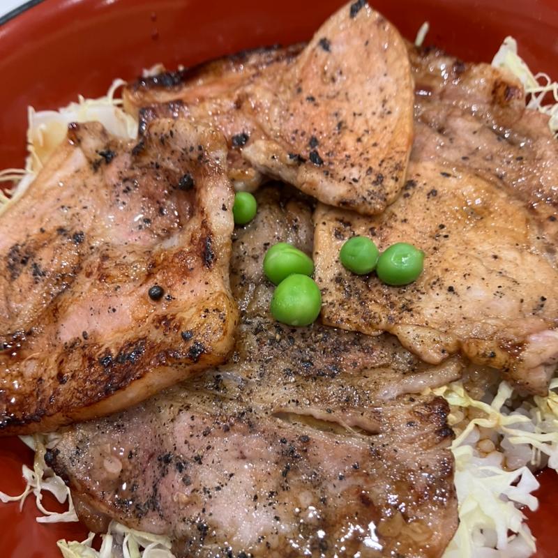 キャベツ豚丼（肉4枚）(豚丼のぶたはげ 札幌北広島店)