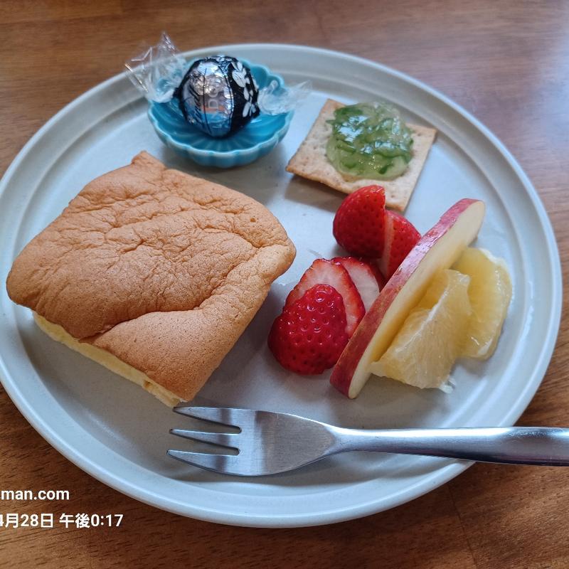 甘いおやつ(絵本カフェ測量船)