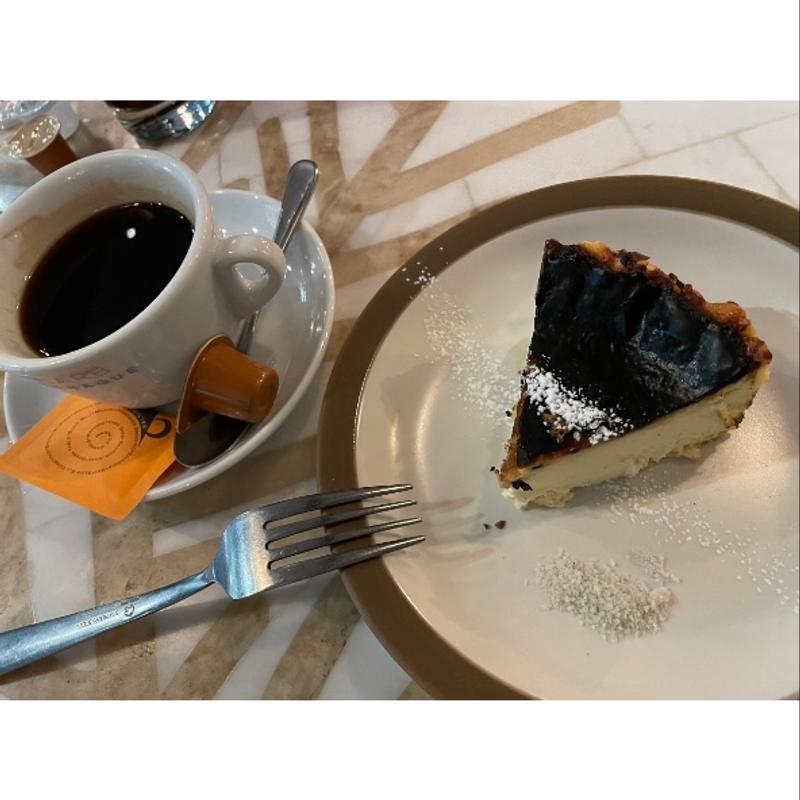 バスクチーズケーキ(GARB MONAQUE)