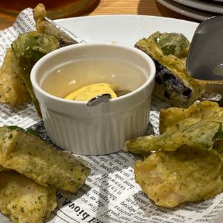 (イトリー・イト （Itri Ito）)