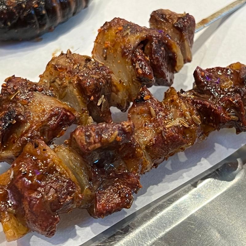 豚マメ脂串焼き(路边摊)