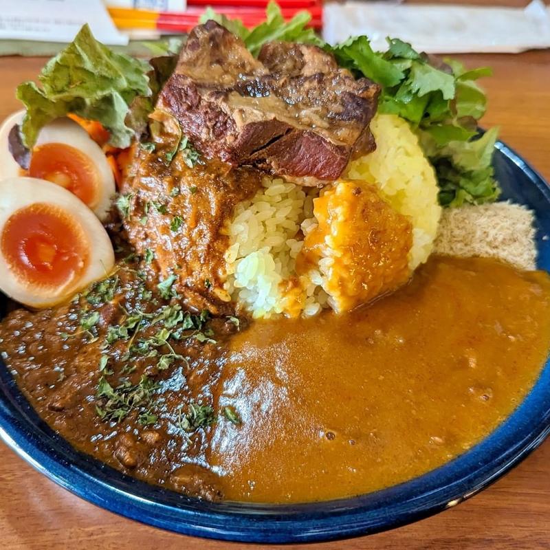 あいがけマキオカリーDX(三軒茶屋カリガリ マキオカリー)