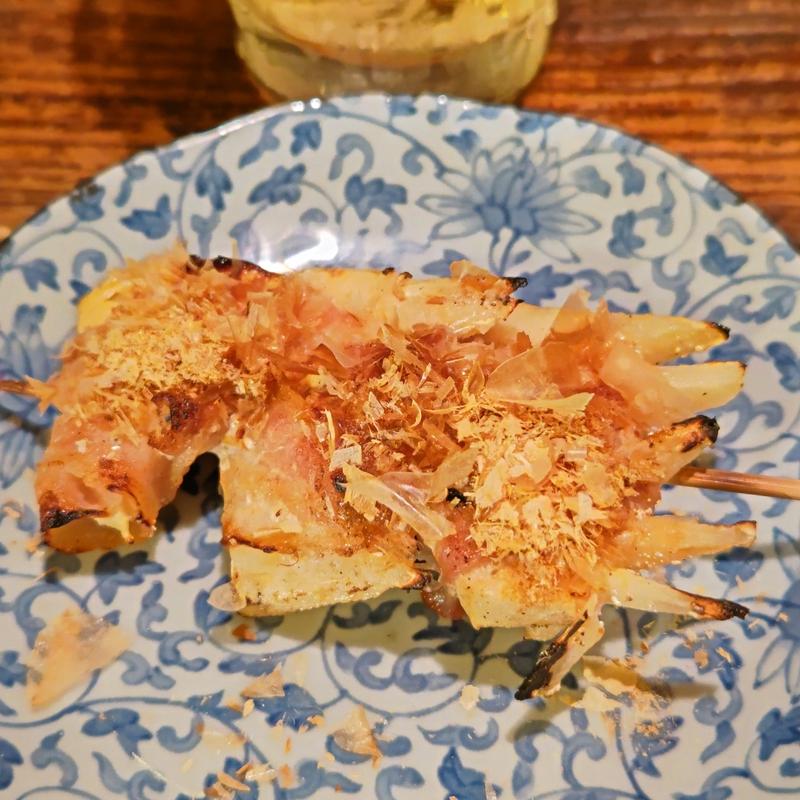 タケノコ巻き鰹ぶし醤油(もつ焼きごえん 野毛店)