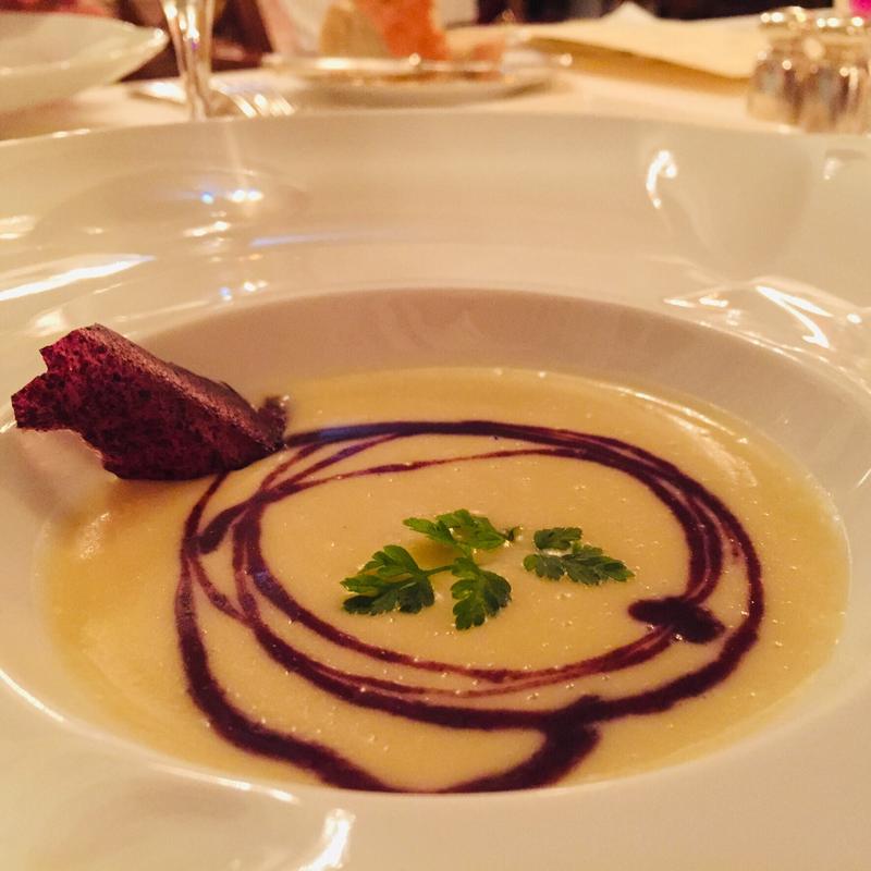 じゃがいもと黒米のクリームスープ(デ アドミラル )