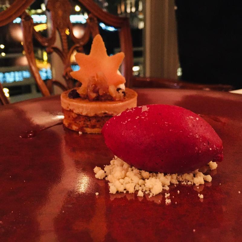 栗のケーキとカシスのソルベ(デ アドミラル )