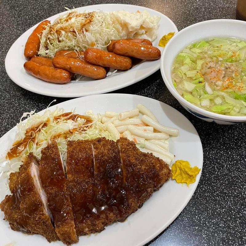 ロースカツ ウィンナー 豚汁(とんかつ みのや)