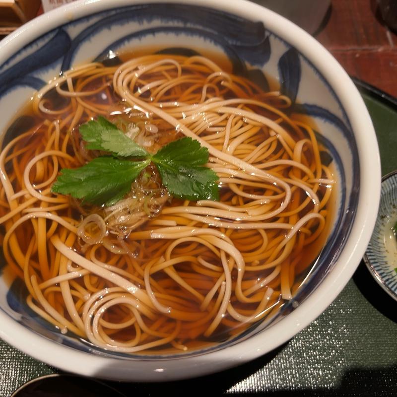 更科かけそば(比内や サスケ 郡山本店 （ひないや さすけ）)