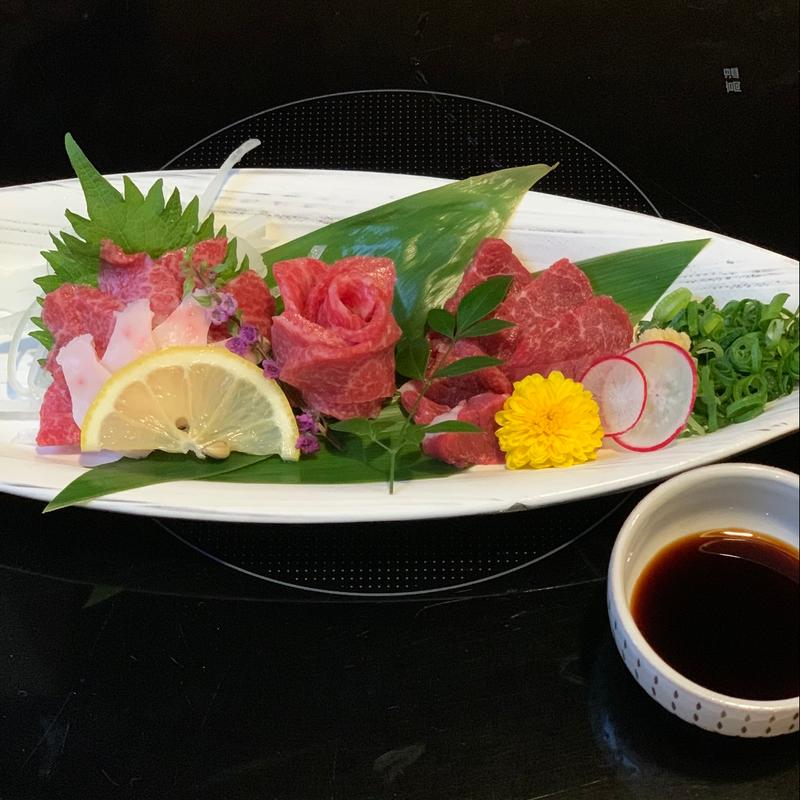 極上霜降り馬刺し(もつ鍋 一藤 今泉本店)