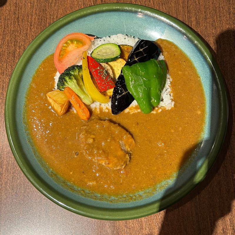 あべ鶏の煮込みチキンと素揚げ野菜のカレー(E-itou Curry(エイトカリー)下北沢)