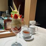 苺とミントとホワイトチョコレートのパフェ(ATELIER KOHTA 虎ノ門店)