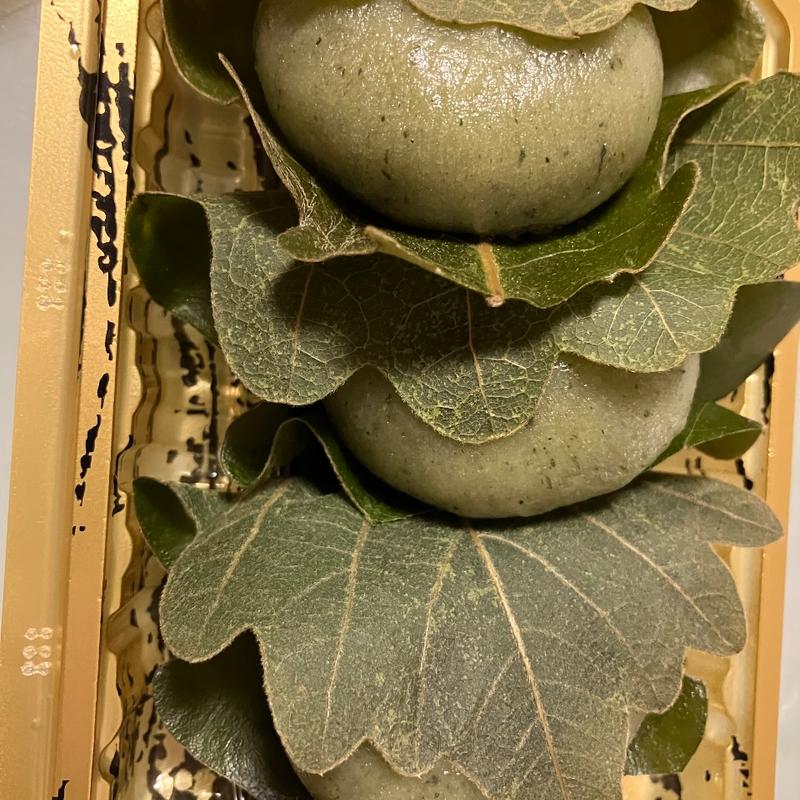 よもぎ柏餅   小豆粒あん(ザ・ビッグ浜松葵町店)