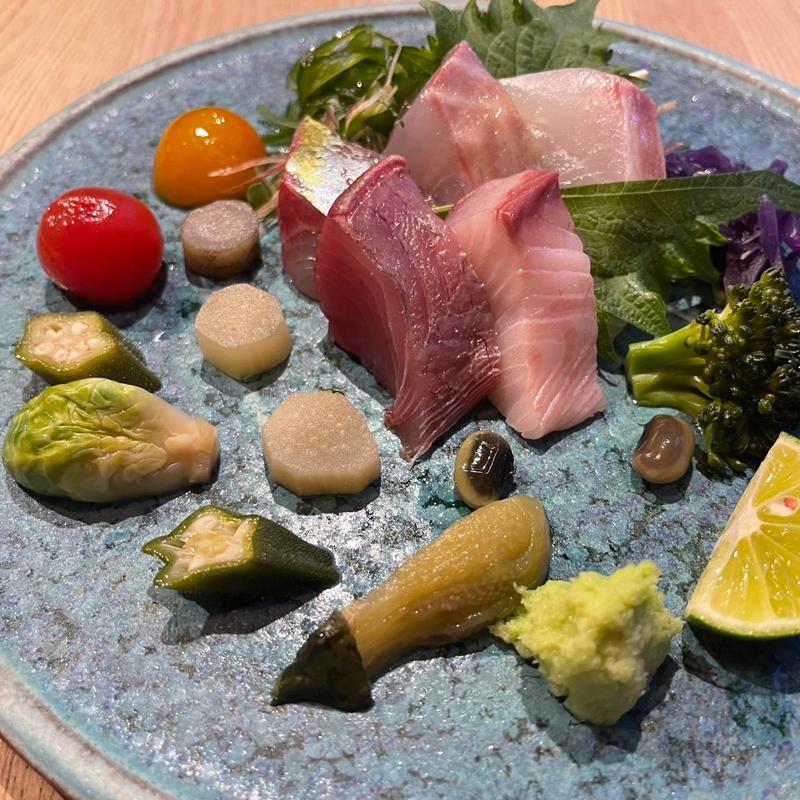 お造り盛り合わせ(日本酒　青い林檎)