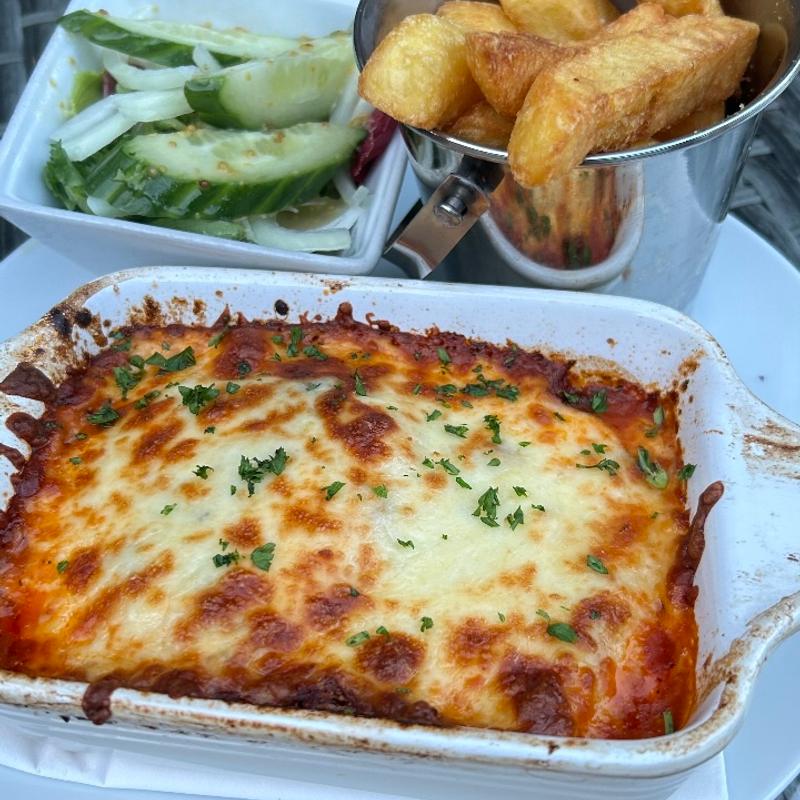 ビーフラザニア(The Village Inn)