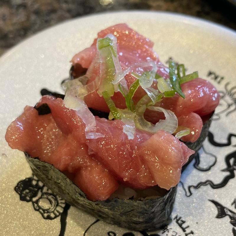 生本マグロ中落ち軍艦(回転寿司とっぴ～ 小樽運河通り店)