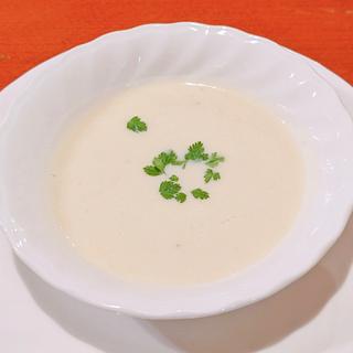 カリフラワーのスープ(ビストロ マーブル)