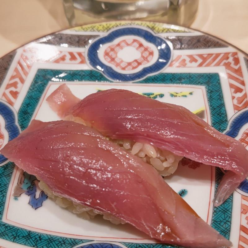 めじまぐろ握り(貝 刺身専門店 しらはら )