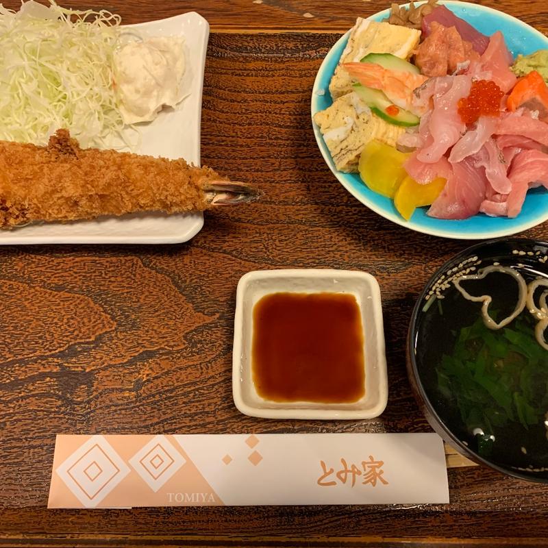 ジャンボエビフライとミニ海鮮丼(とみ家 )