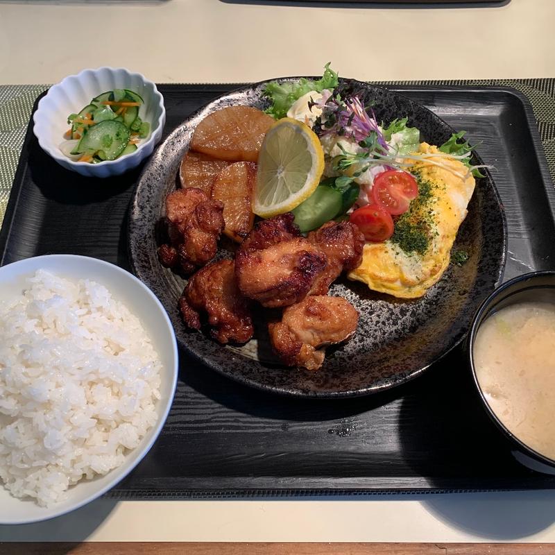 唐揚げ定食(FRIENDふりえんど)