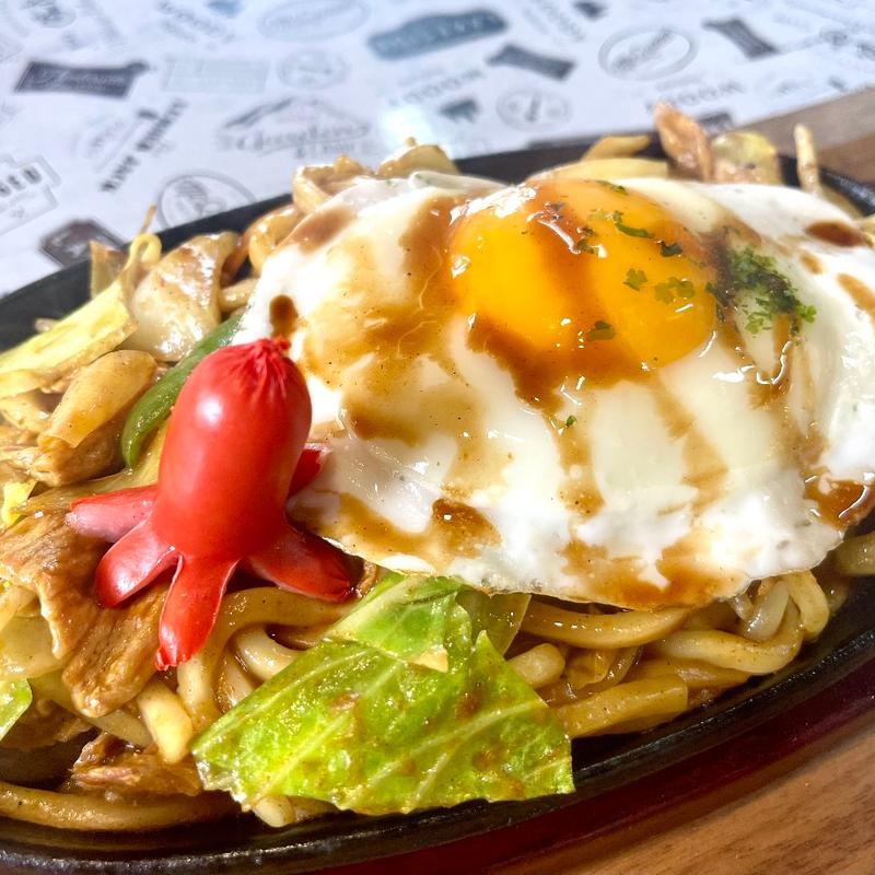 焼きカレーうどん(ファミリートコ)