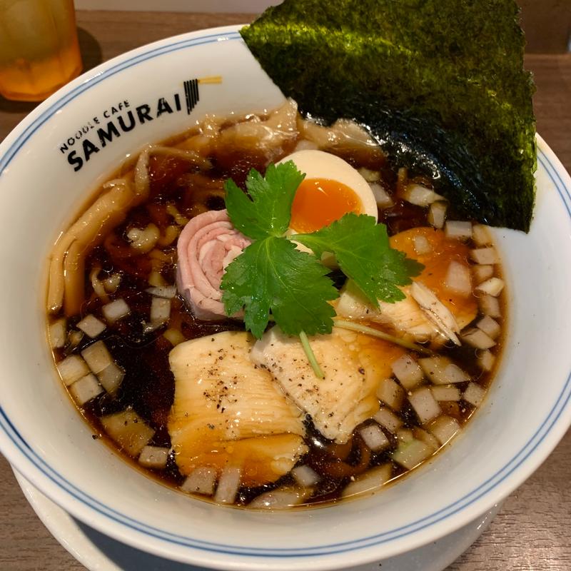 侍中華そば(ヌードルカフェサムライ)