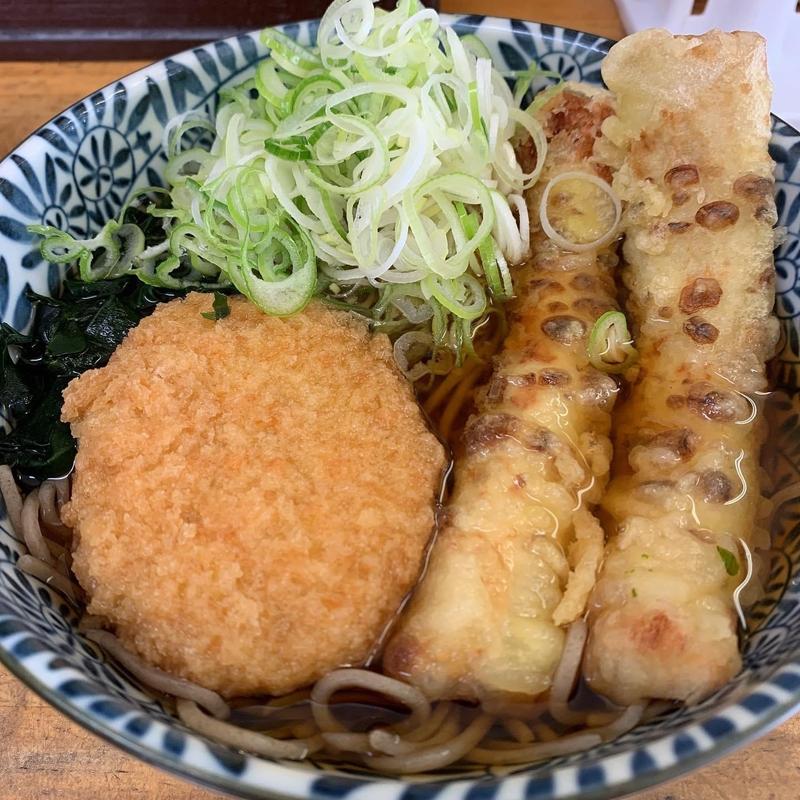 ちくわ天そば コロッケ(立喰いそば・うどん マキオカ)