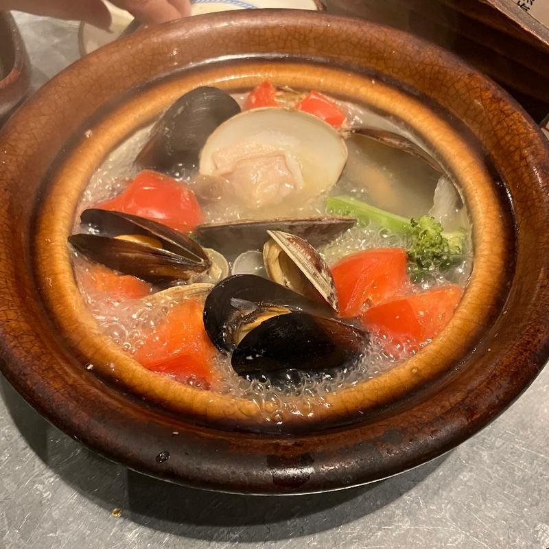 貝賊酒蒸し(炭焼と釜飯 にしむら )