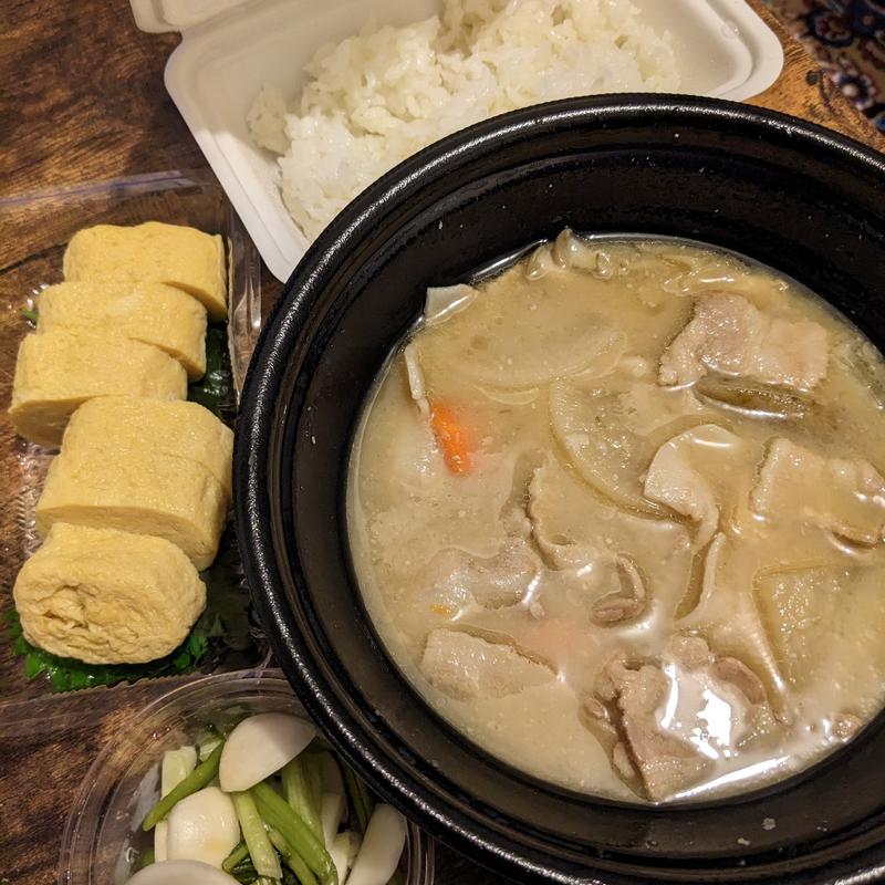 野菜たっぷり豚汁とだし巻き卵定食(潮風食堂 蔵前)