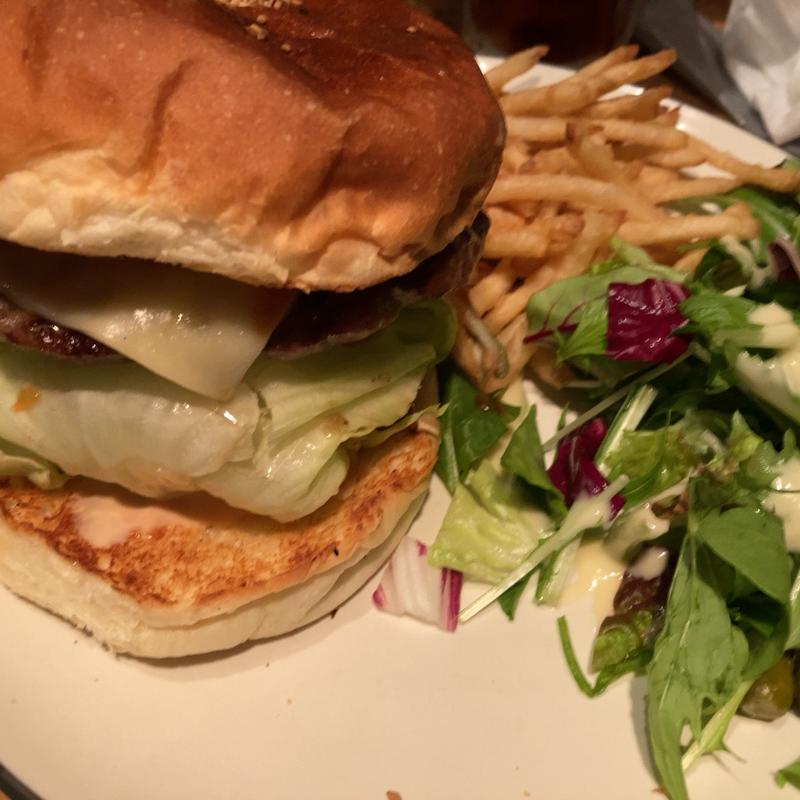 ゴーダチーズ&ハラペーニョバーガー(ブルックリンパーラー新宿)