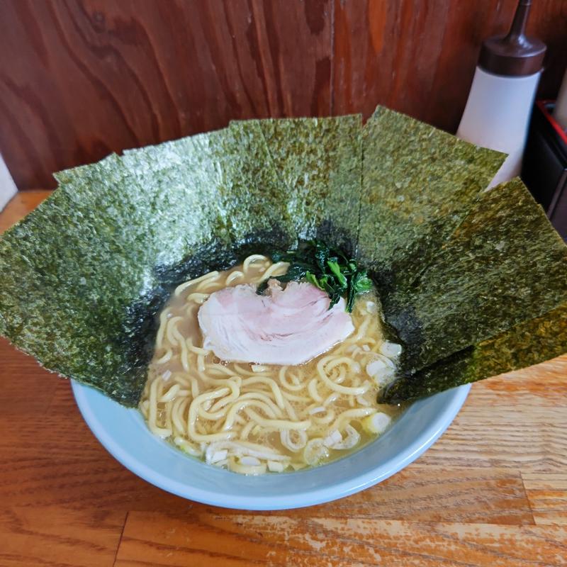 豚骨しょうゆラーメン のりトッピング(横浜ラーメン はま家)