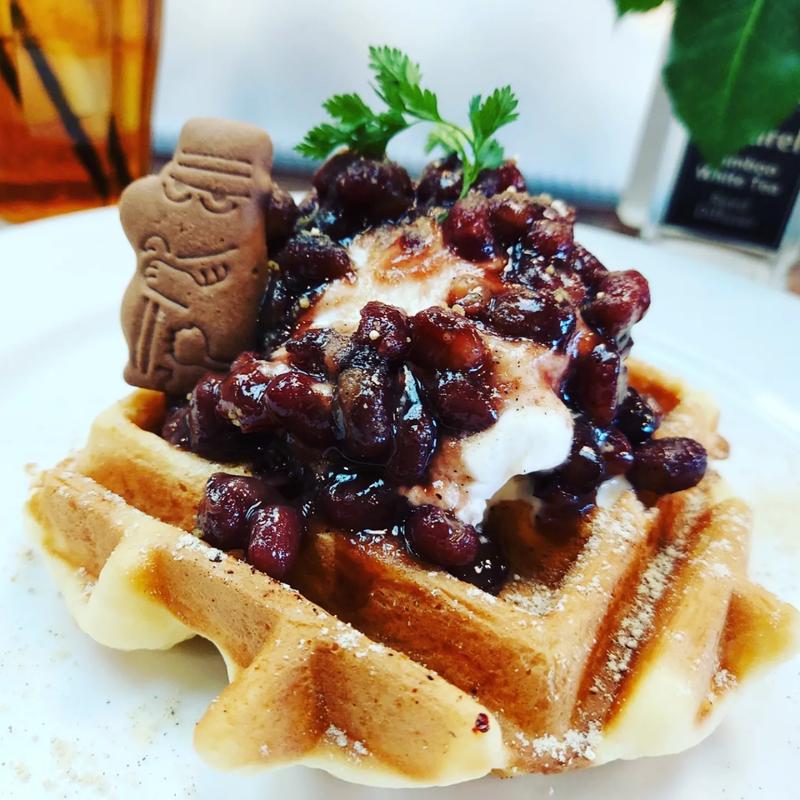 丹波産黒豆きな粉と小豆のワッフル(カフェ　ベリー （カフェベリー）)