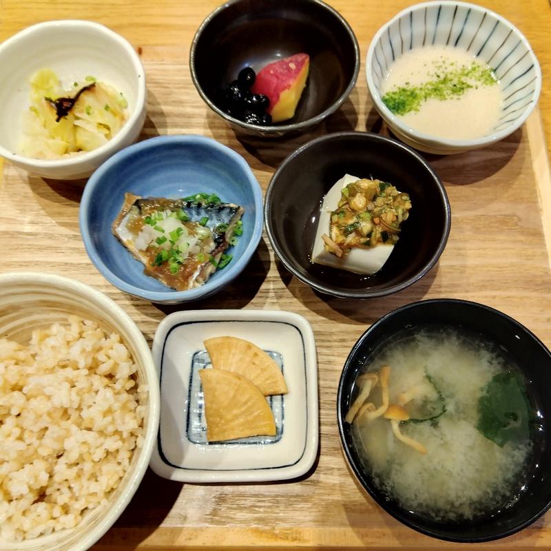 玄米朝定食(玄米食堂あえん エキュート大宮店)
