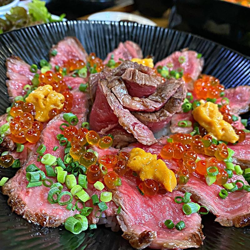 海鮮肉ローズ丼(海鮮居酒屋 大名魚喜)