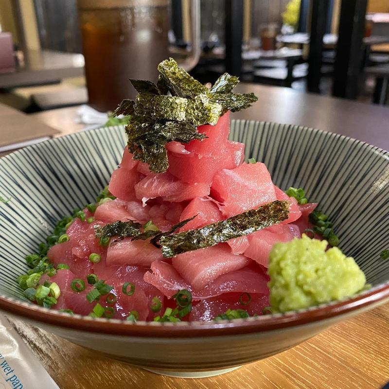 生本まぐろ丼(海鮮居酒屋 大名魚喜)