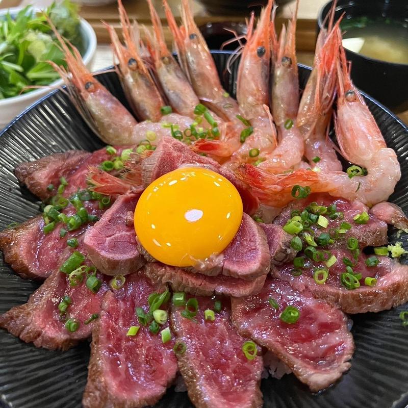 贅沢コラボ丼(海鮮居酒屋 大名魚喜)