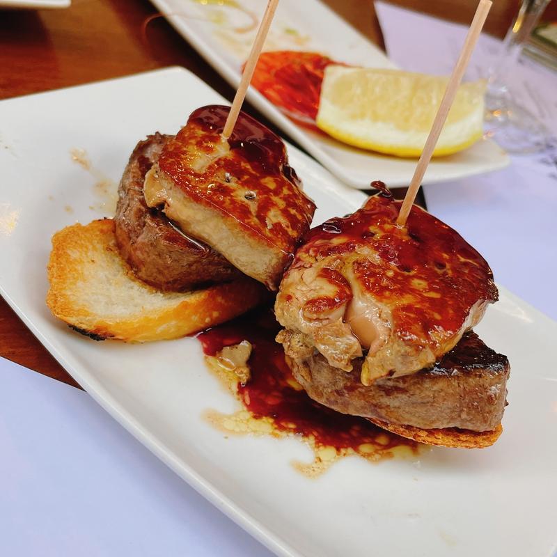 Beef tenderloin montadito with foie(Vinitus)