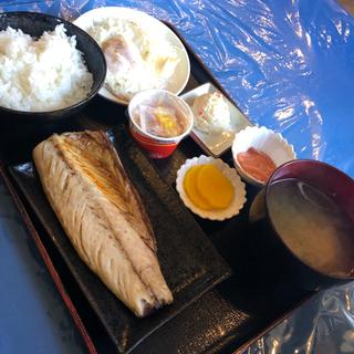 朝定食（目玉焼き）(釧ちゃん食堂)