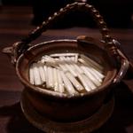 黄ニラと鯛の土瓶蒸し(泡と旬　しゅはり)