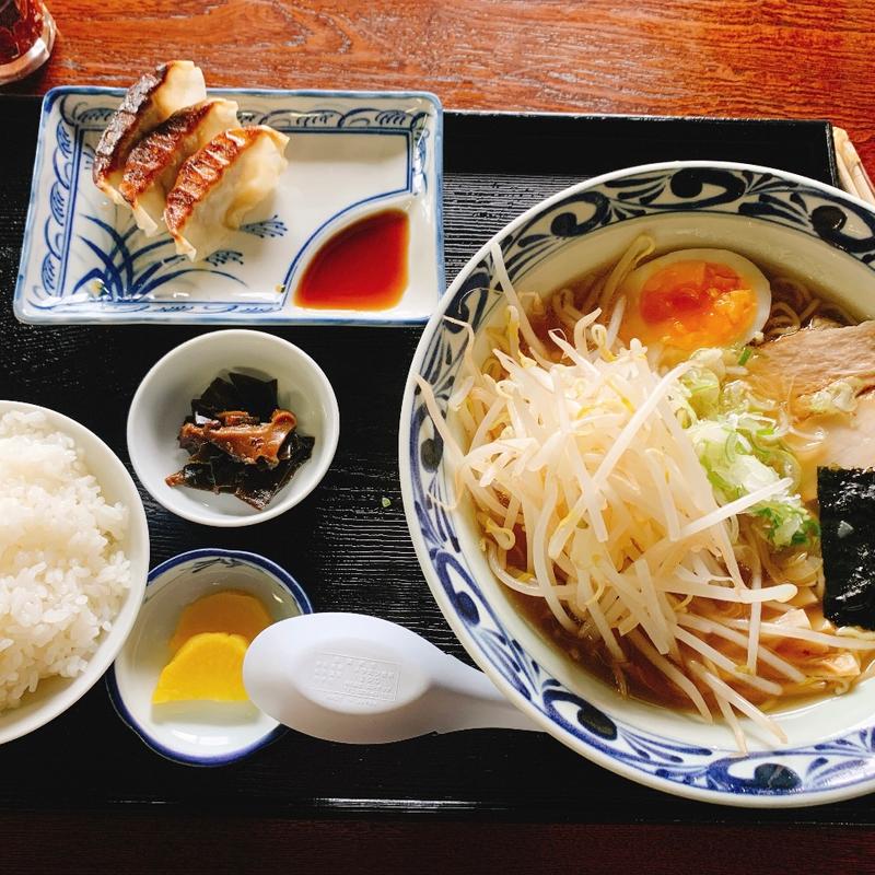 らーめんセット（会津らーめん・餃子3個・ご飯・漬物）(会津らーめん 磐梯山)