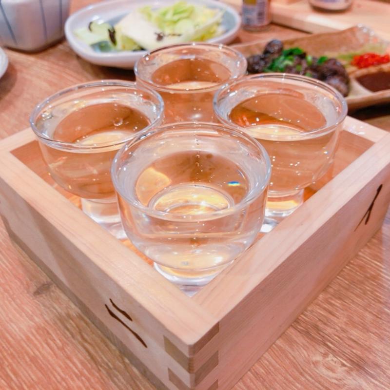 日本酒飲み比べ(博多ぐるぐるとりかわ竹乃屋 エキマルシェ大阪店)