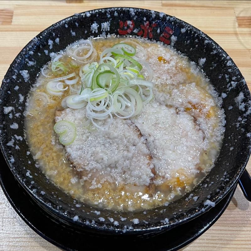 醤油ラーメン(背脂の魔術師ツボミ)