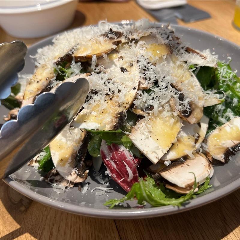 生マッシュルームのサラダ(Lethe)