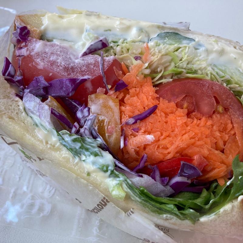 野菜を食べるサンド(BellTeco)