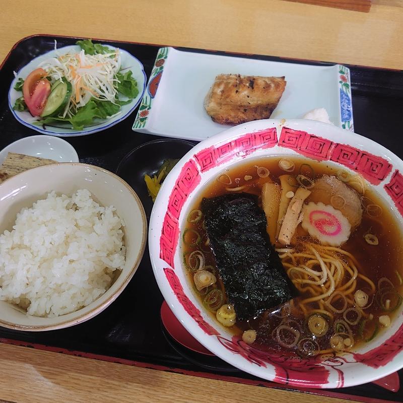 ランチセット(半醤油ラーメン･焼魚)(そば路 )