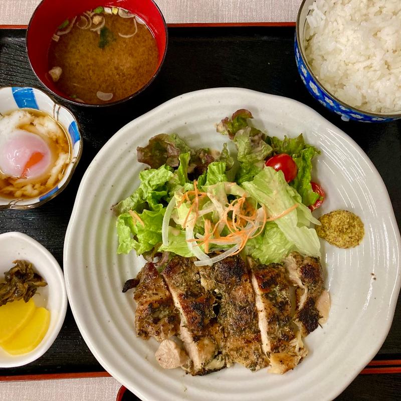 ハーブチキン定食(食事処まこと庵)